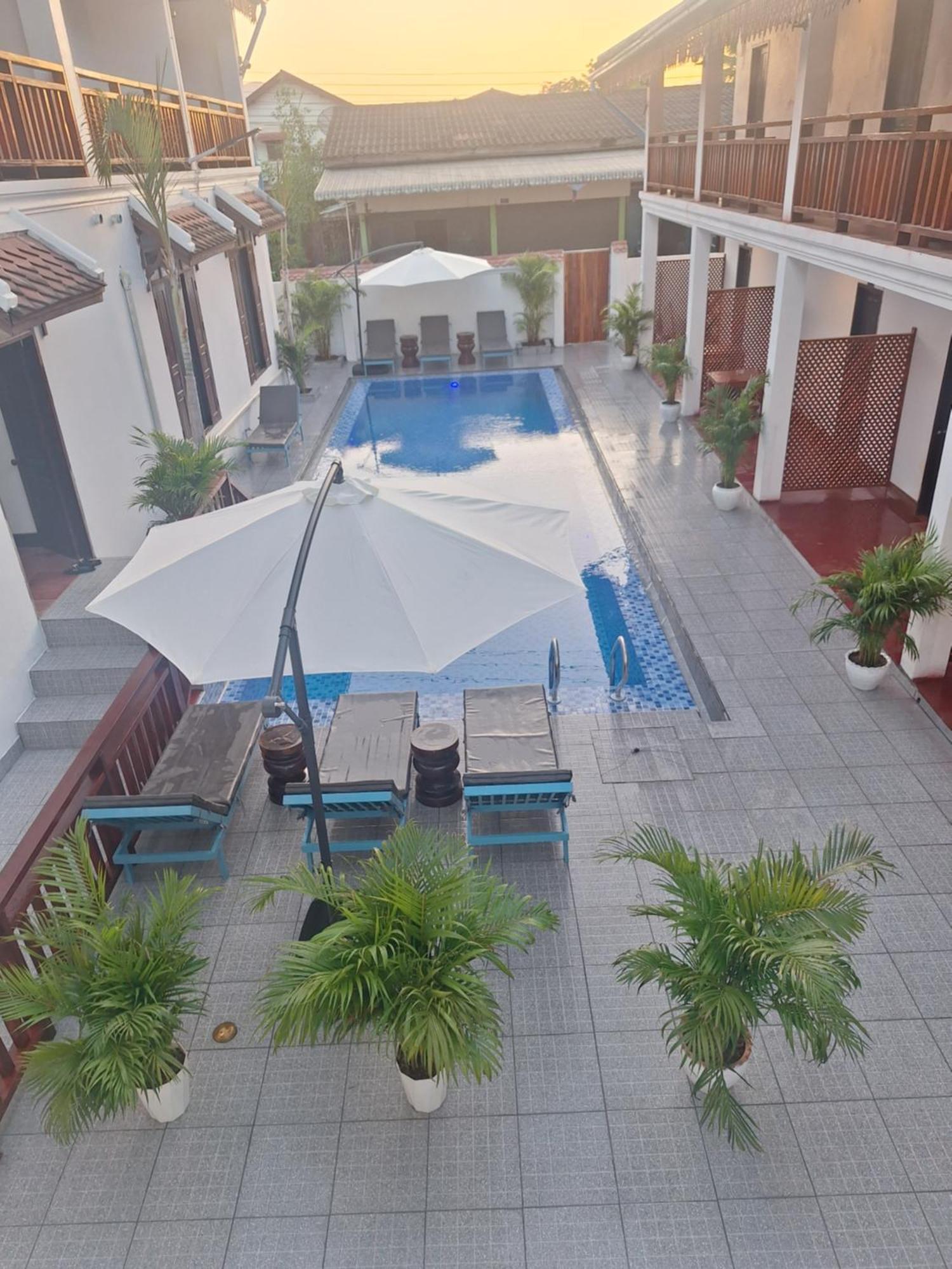 Luang Prabang Pavilion Hotel & Travel Bagian luar foto