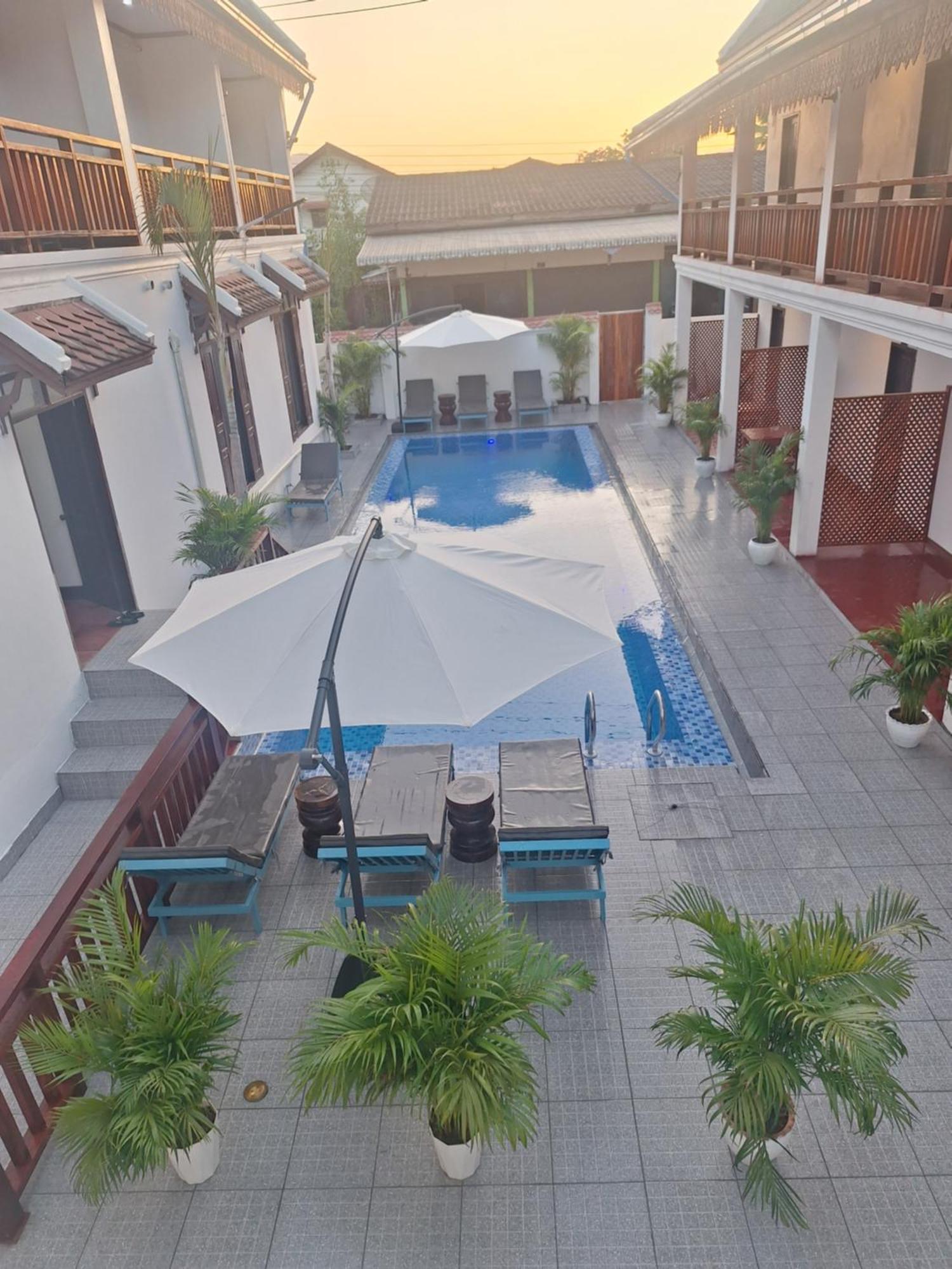 Luang Prabang Pavilion Hotel & Travel Bagian luar foto