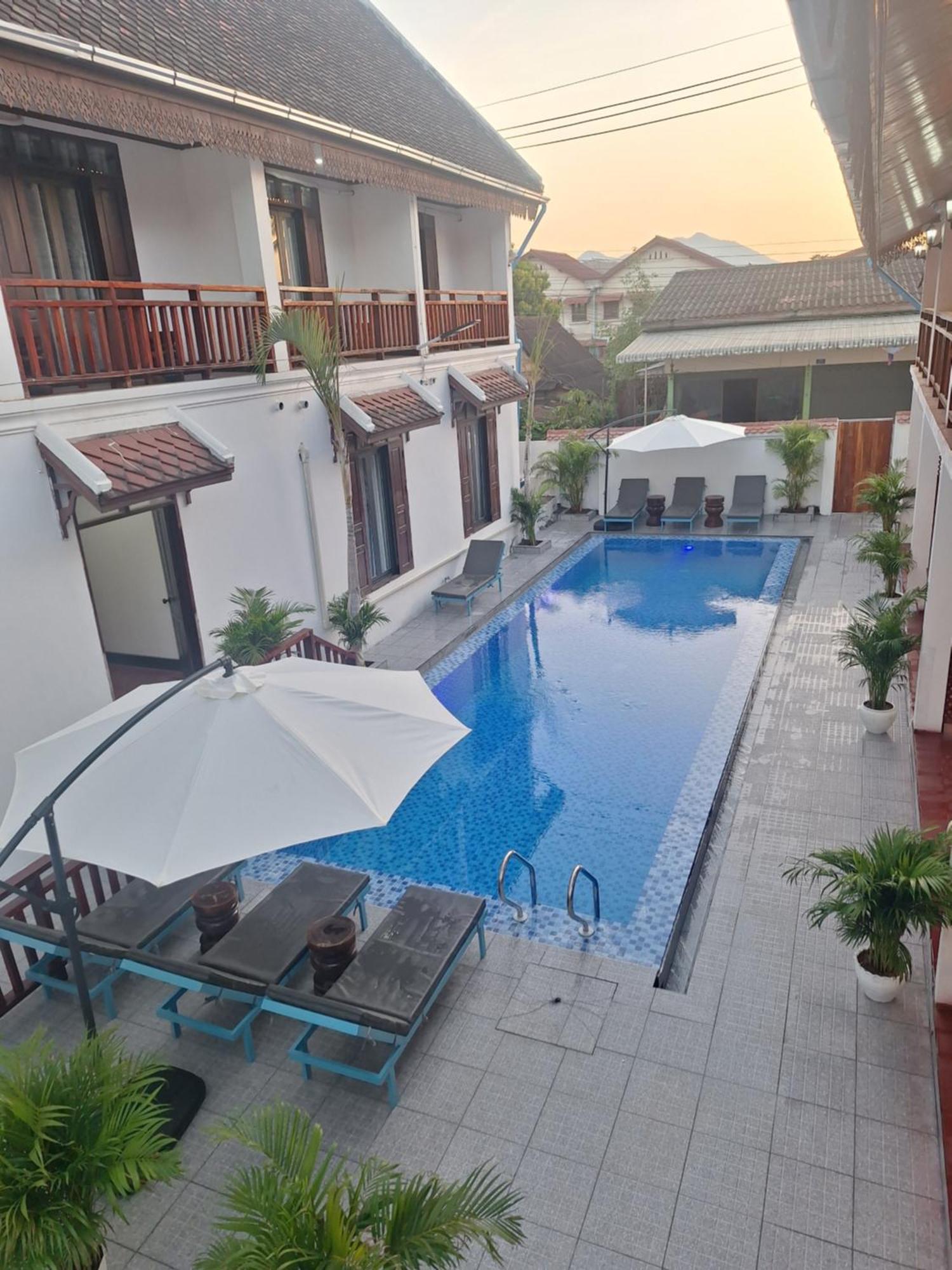 Luang Prabang Pavilion Hotel & Travel Bagian luar foto