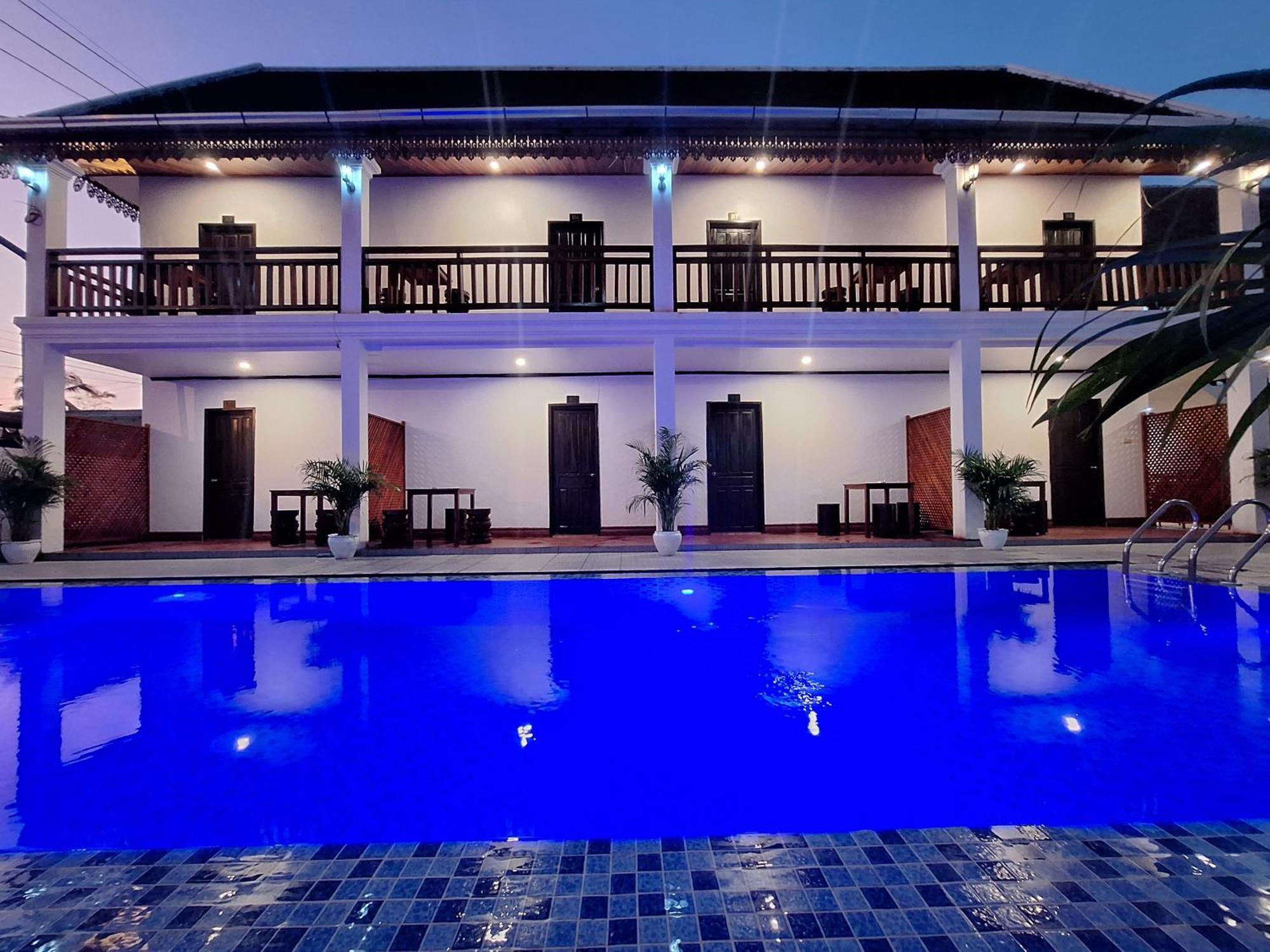 Luang Prabang Pavilion Hotel & Travel Bagian luar foto