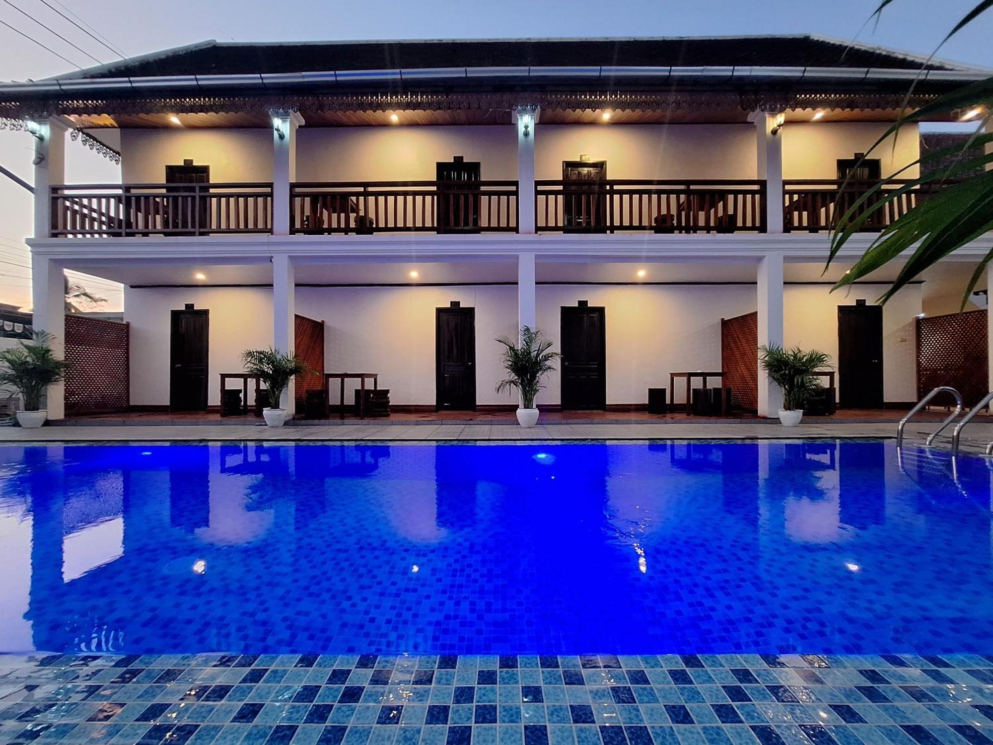 Luang Prabang Pavilion Hotel & Travel Bagian luar foto