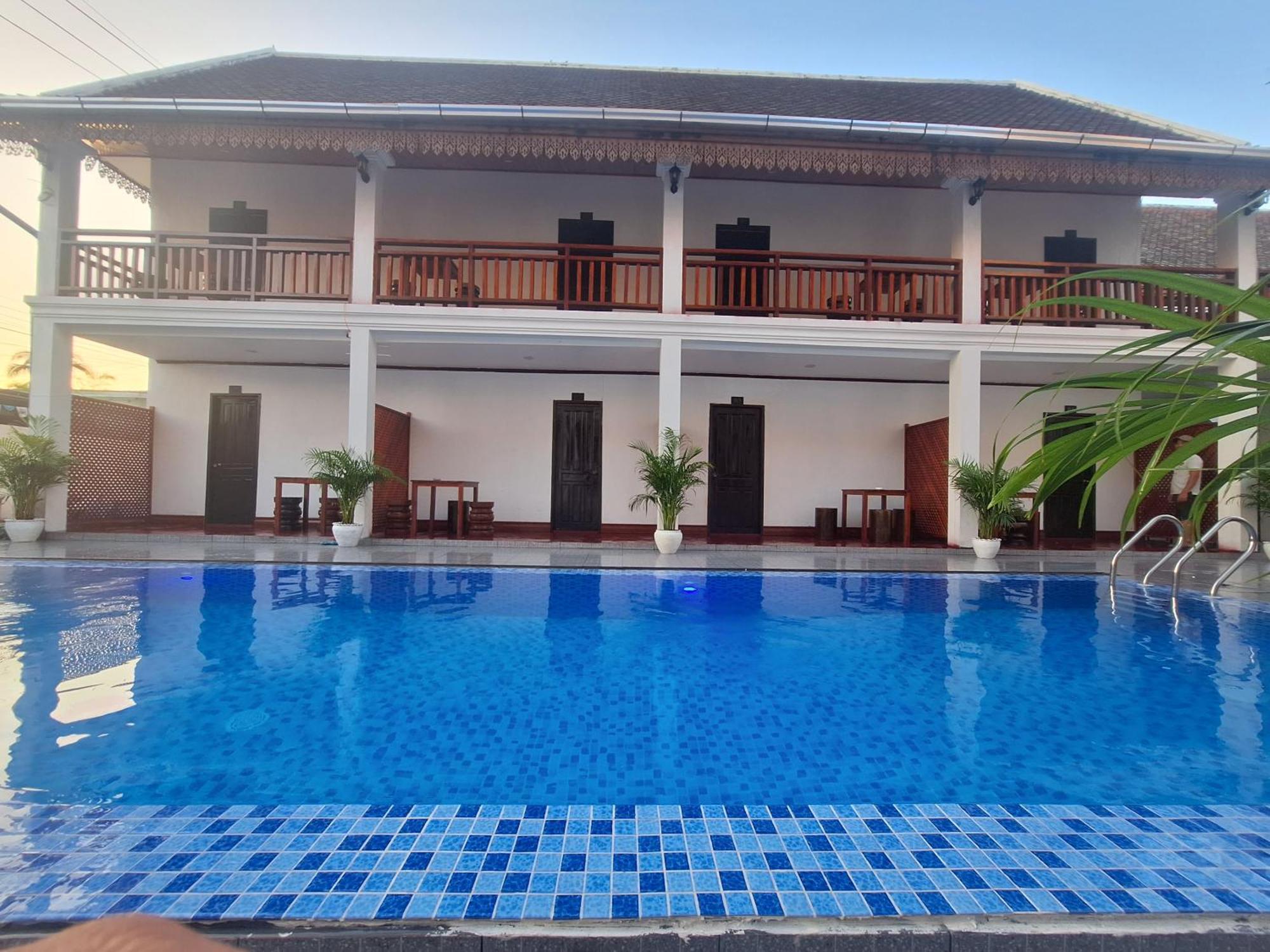 Luang Prabang Pavilion Hotel & Travel Bagian luar foto