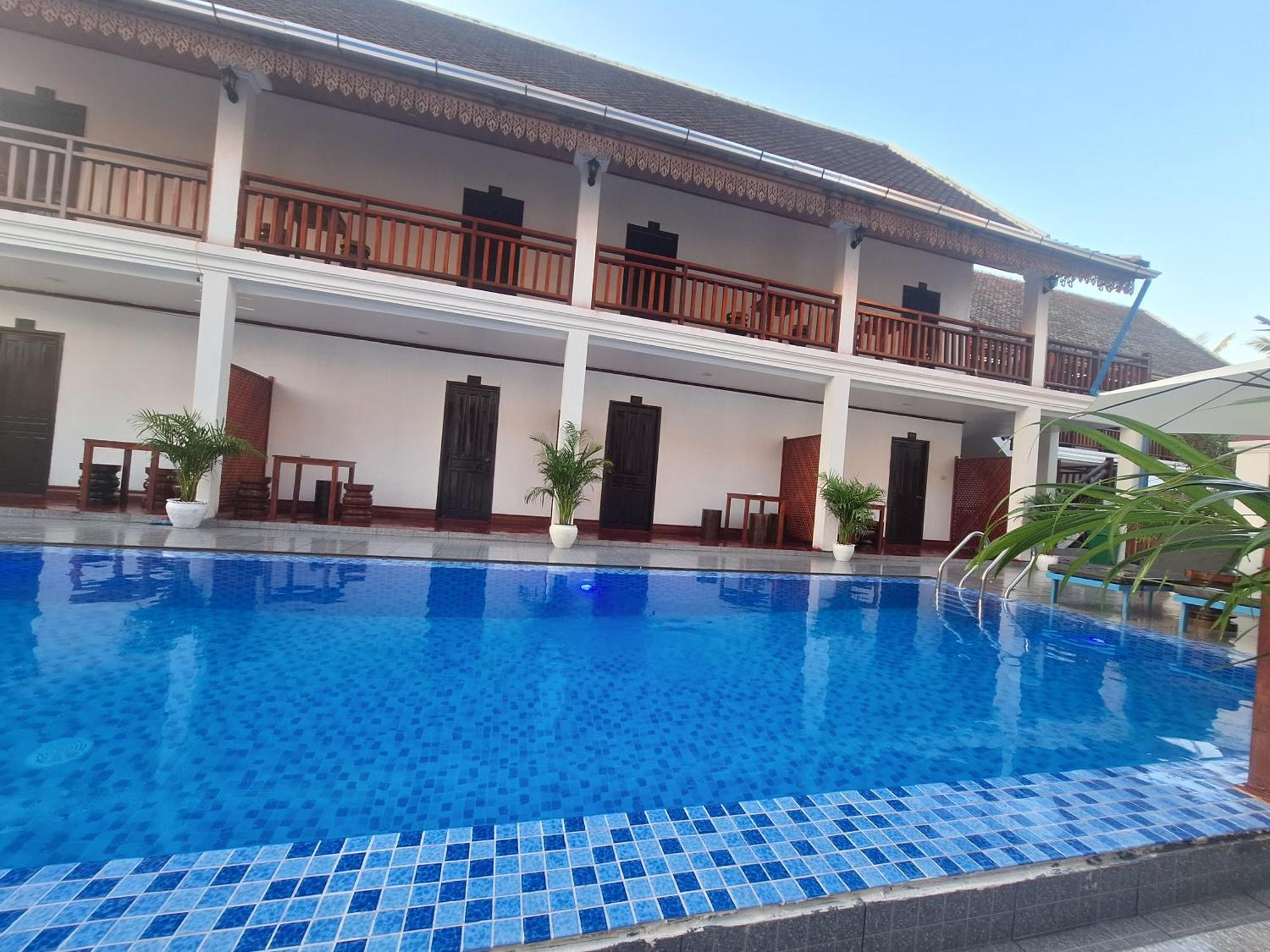 Luang Prabang Pavilion Hotel & Travel Bagian luar foto
