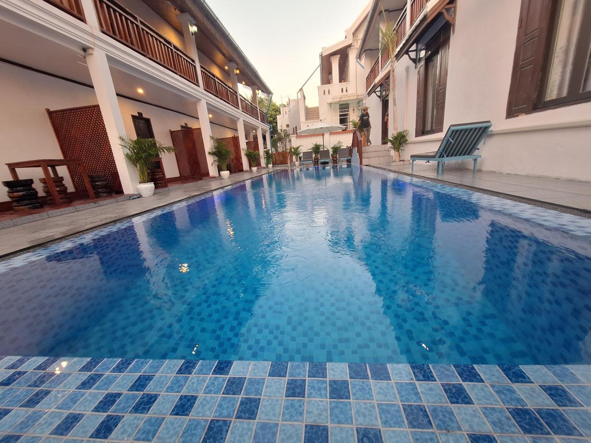Luang Prabang Pavilion Hotel & Travel Bagian luar foto