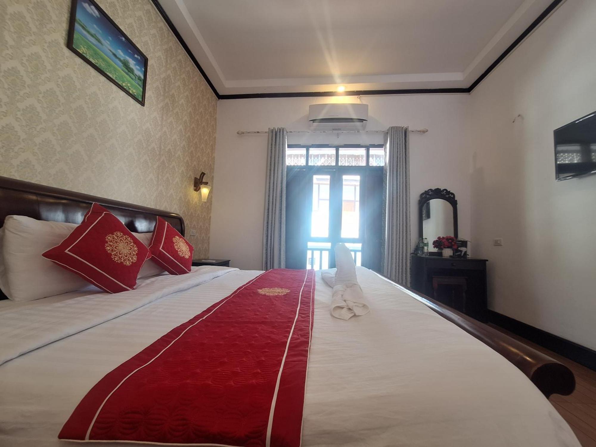 Luang Prabang Pavilion Hotel & Travel Bagian luar foto