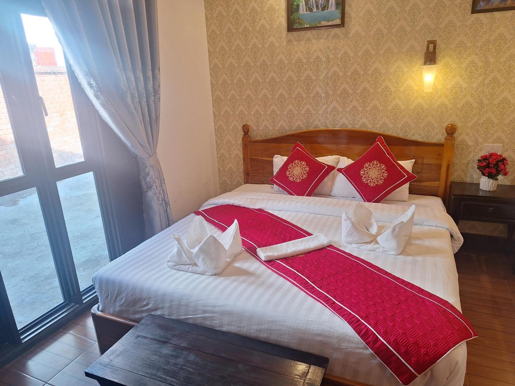 Luang Prabang Pavilion Hotel & Travel Bagian luar foto