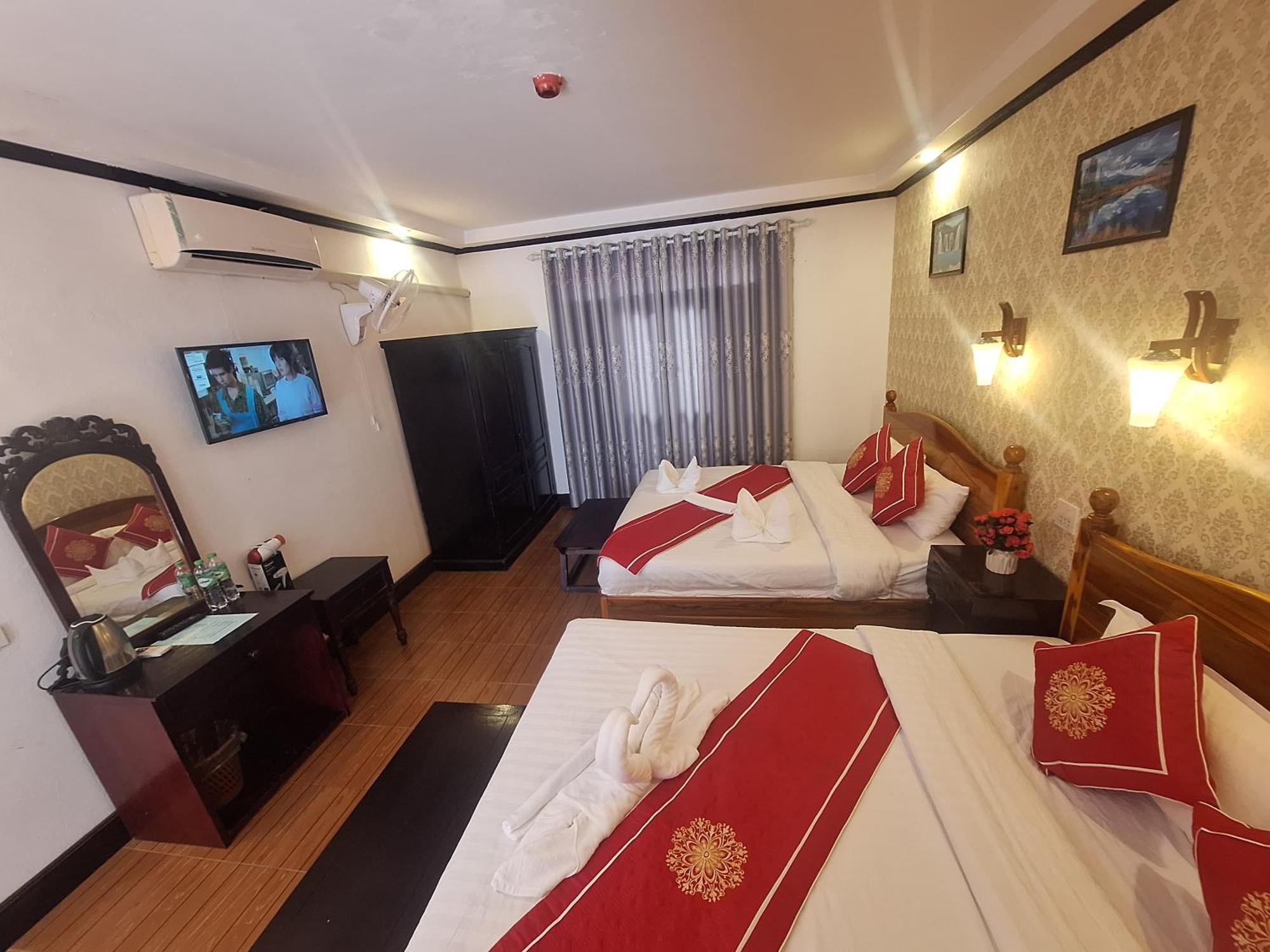Luang Prabang Pavilion Hotel & Travel Bagian luar foto