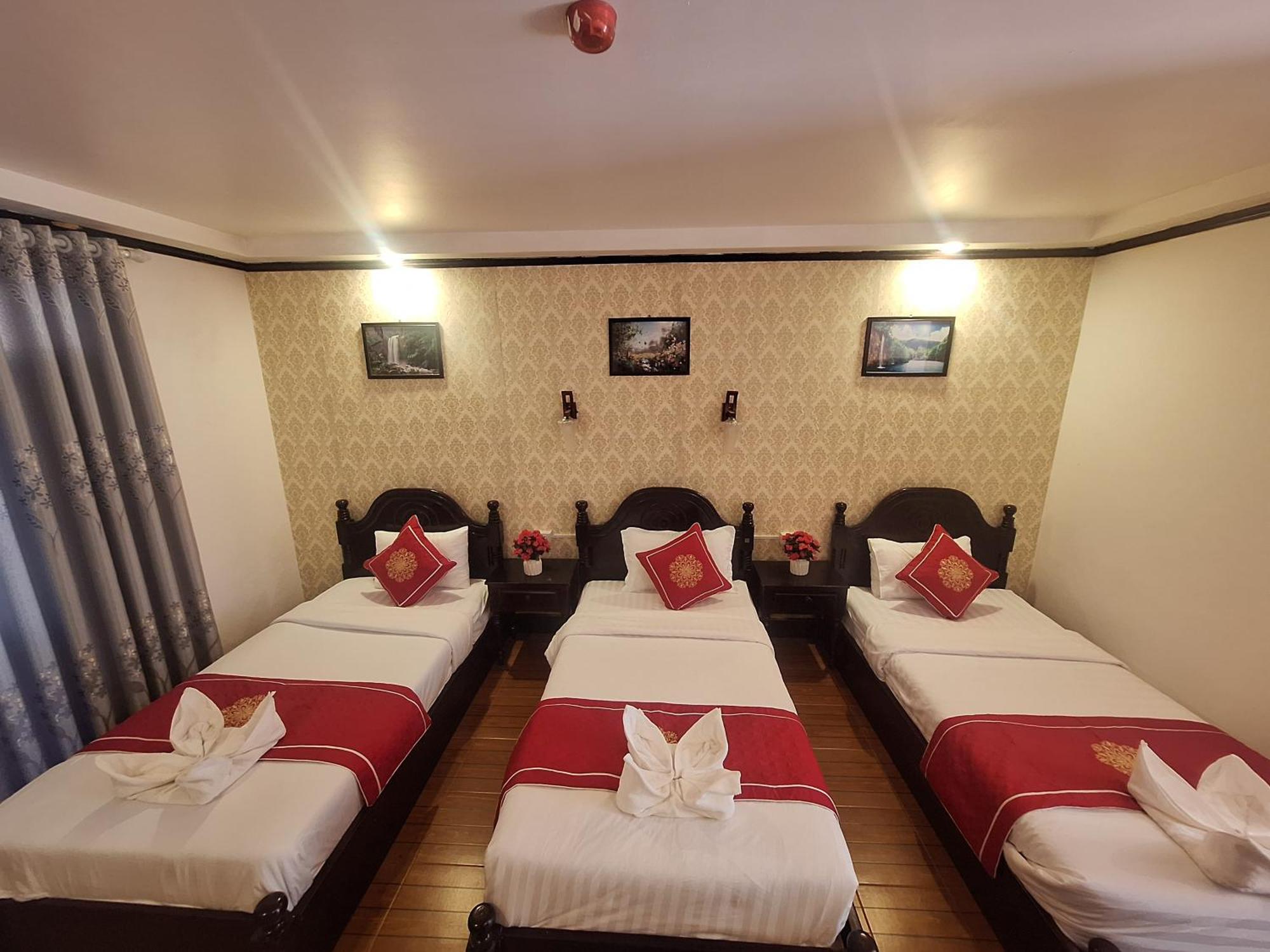 Luang Prabang Pavilion Hotel & Travel Bagian luar foto