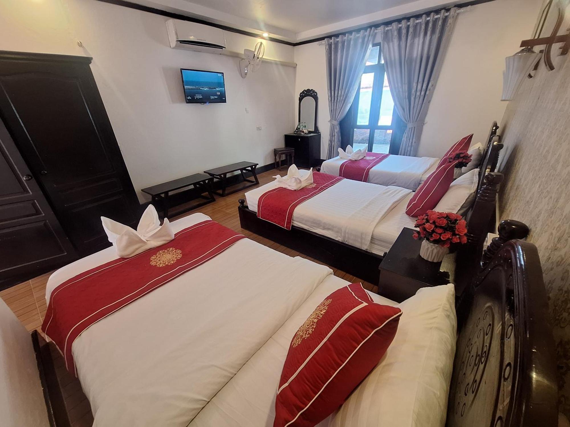Luang Prabang Pavilion Hotel & Travel Bagian luar foto