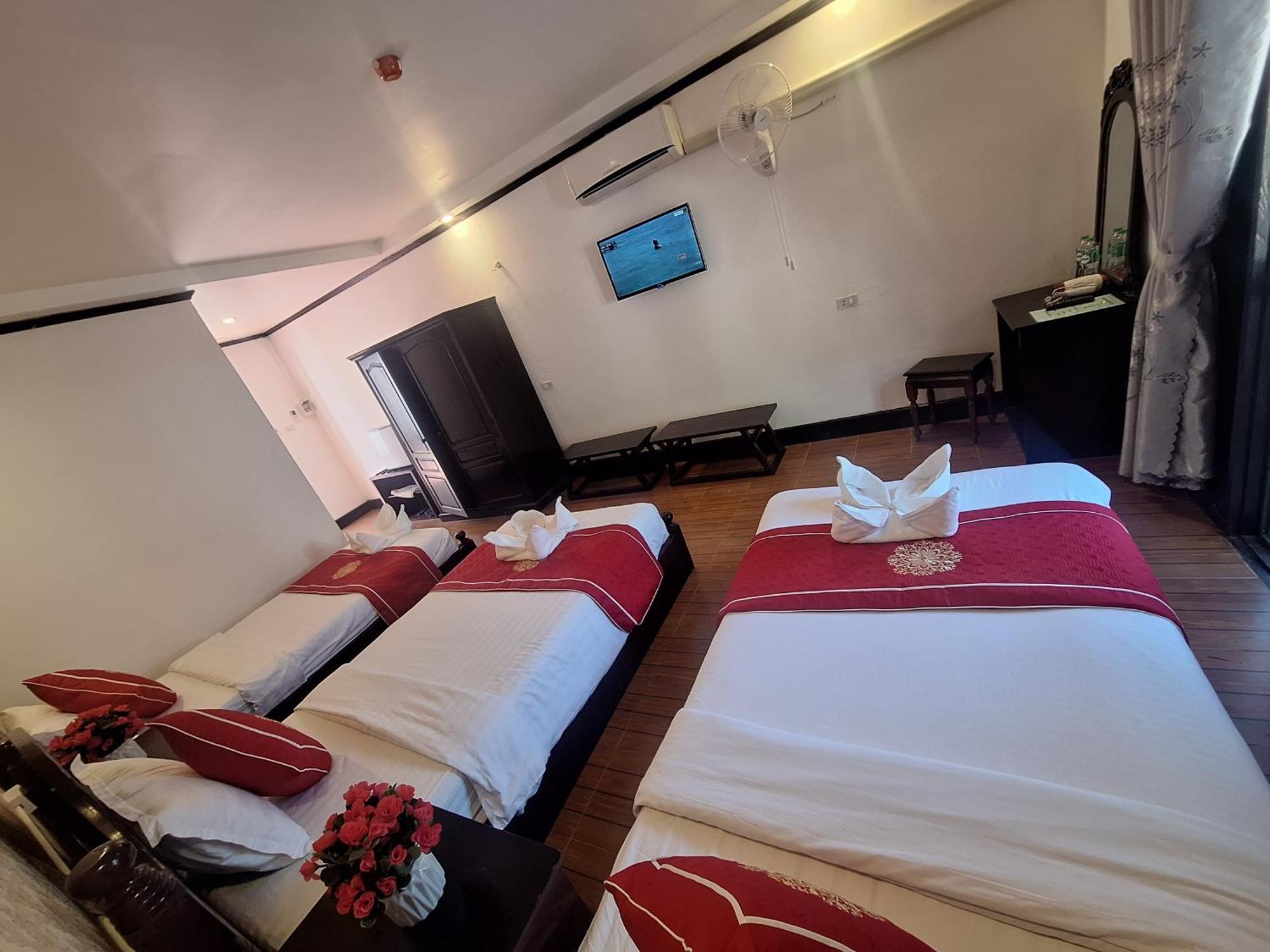 Luang Prabang Pavilion Hotel & Travel Bagian luar foto