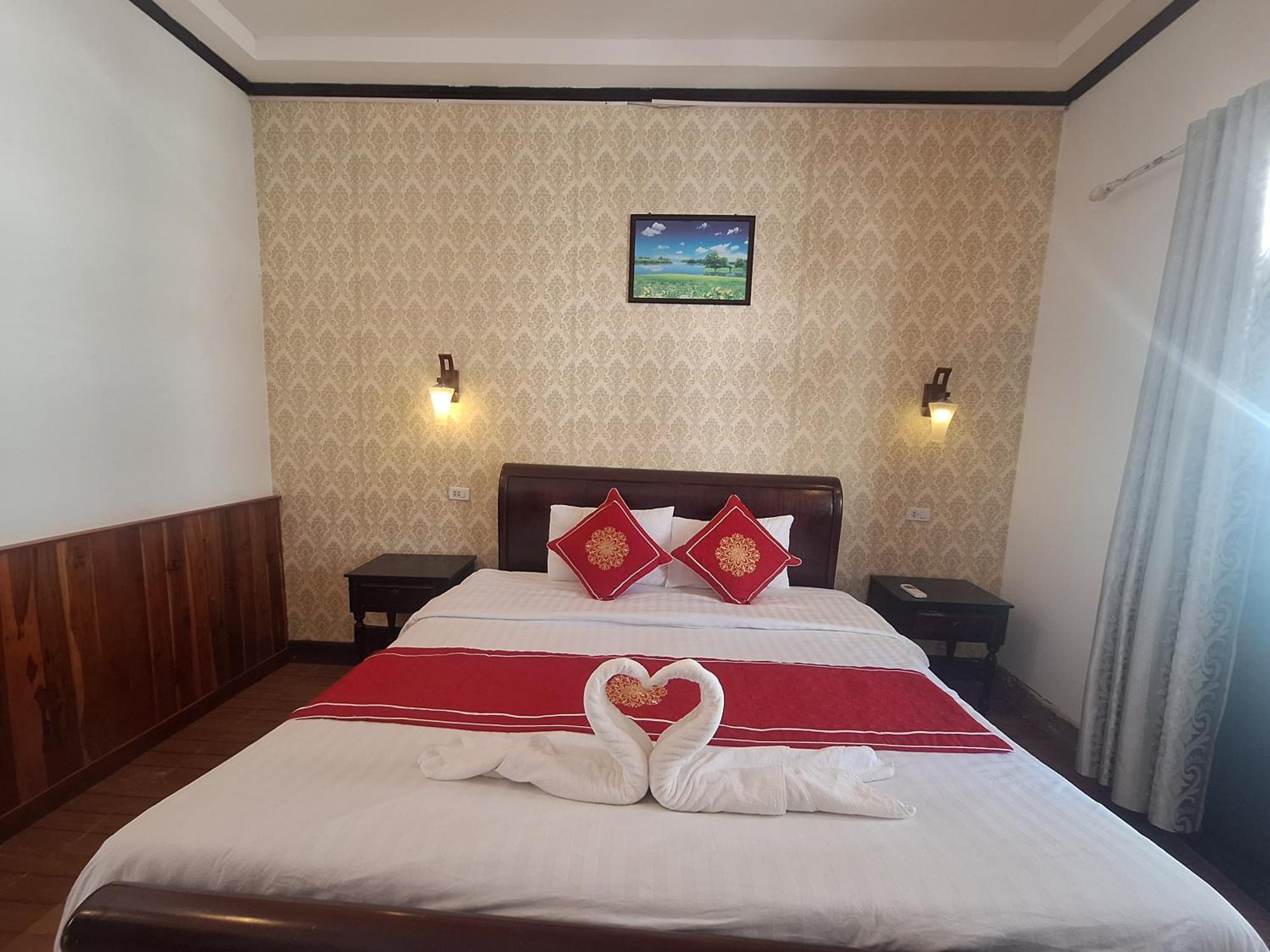 Luang Prabang Pavilion Hotel & Travel Bagian luar foto