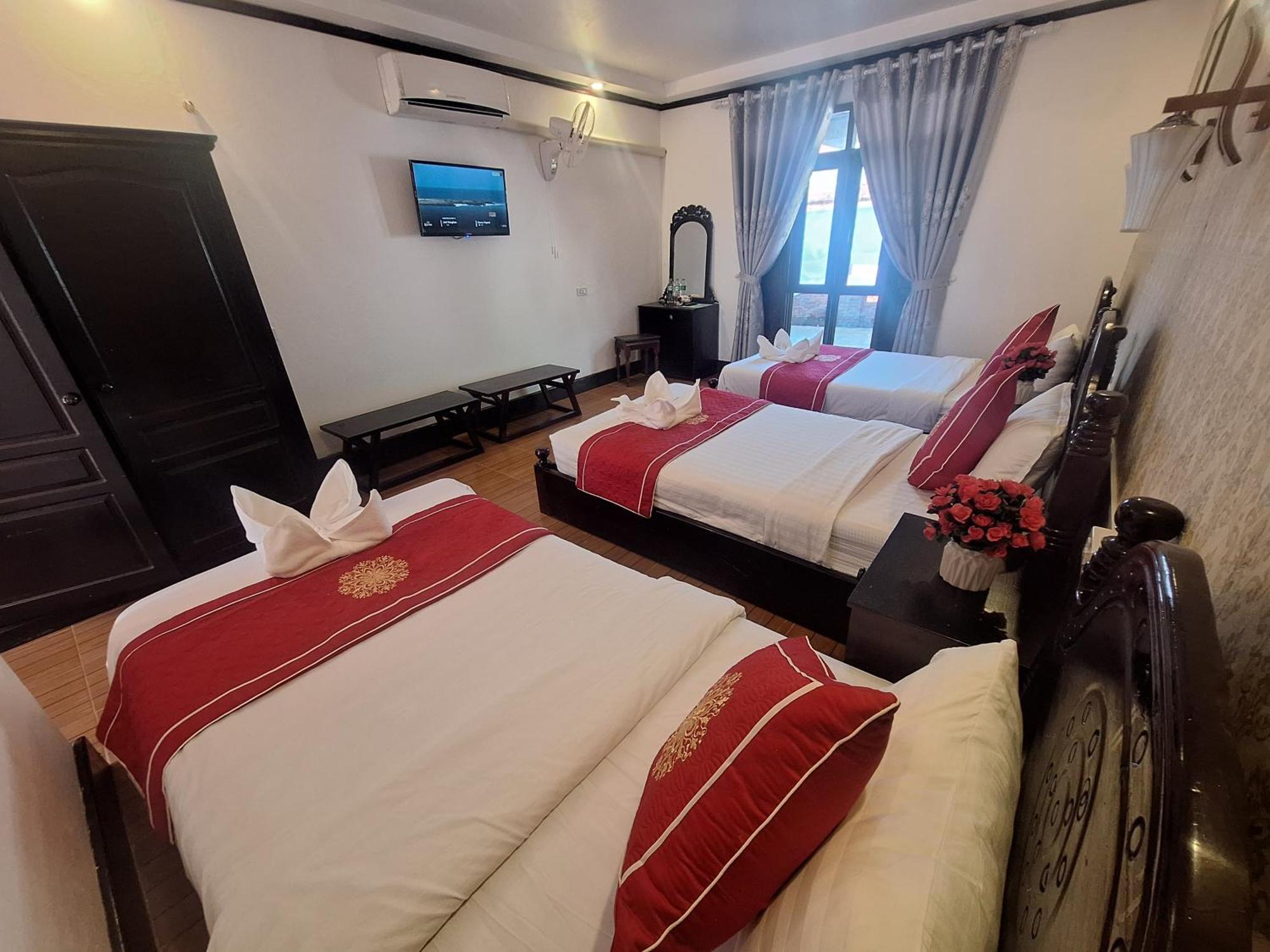 Luang Prabang Pavilion Hotel & Travel Bagian luar foto