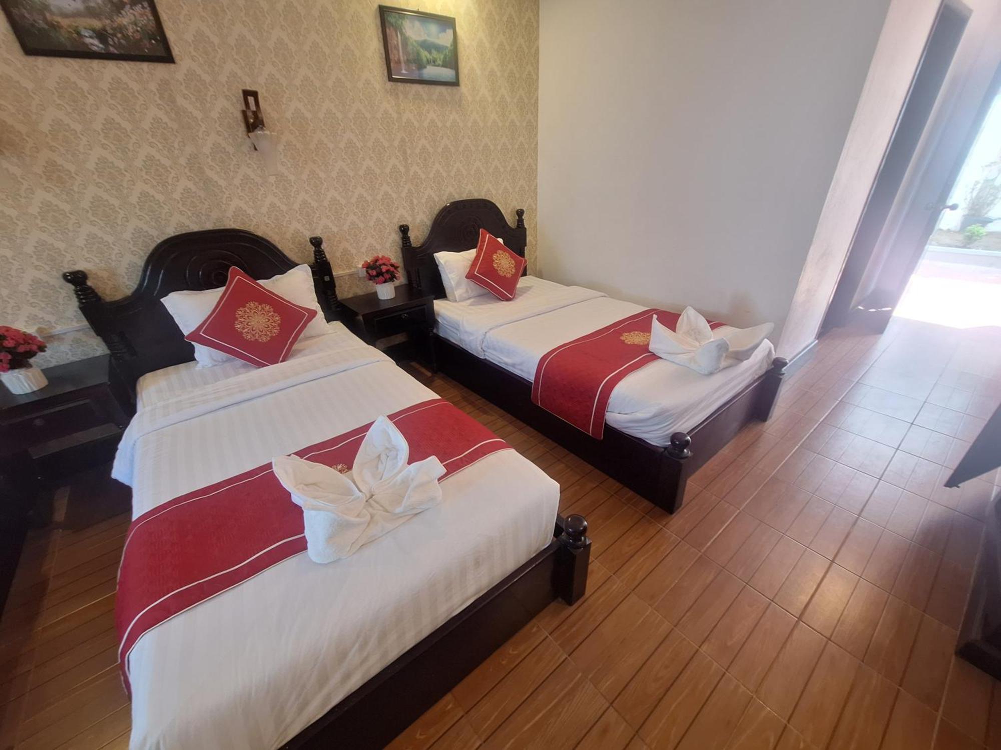 Luang Prabang Pavilion Hotel & Travel Bagian luar foto